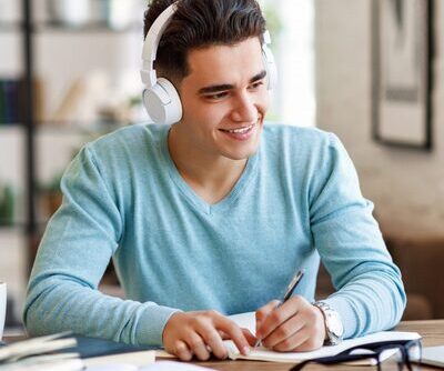 Individuálny kurz angličtiny online vám plne prispôsobí výučbu jazyka na mieru.