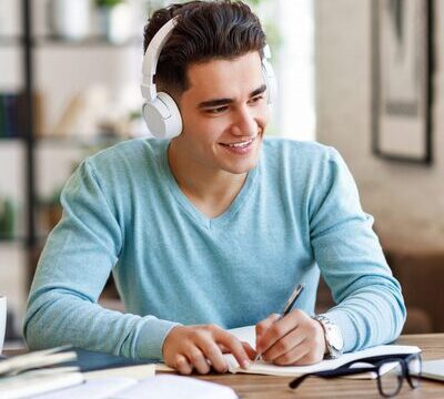 Individuálny kurz angličtiny online vám plne prispôsobí výučbu jazyka na mieru.